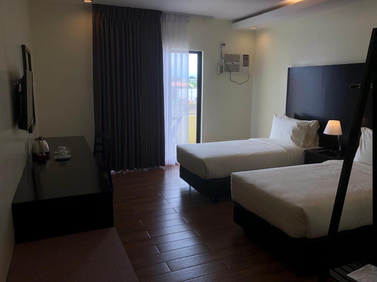 Pina Suites Ormoc Zewnętrze zdjęcie