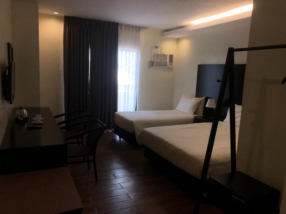 Pina Suites Ormoc Zewnętrze zdjęcie