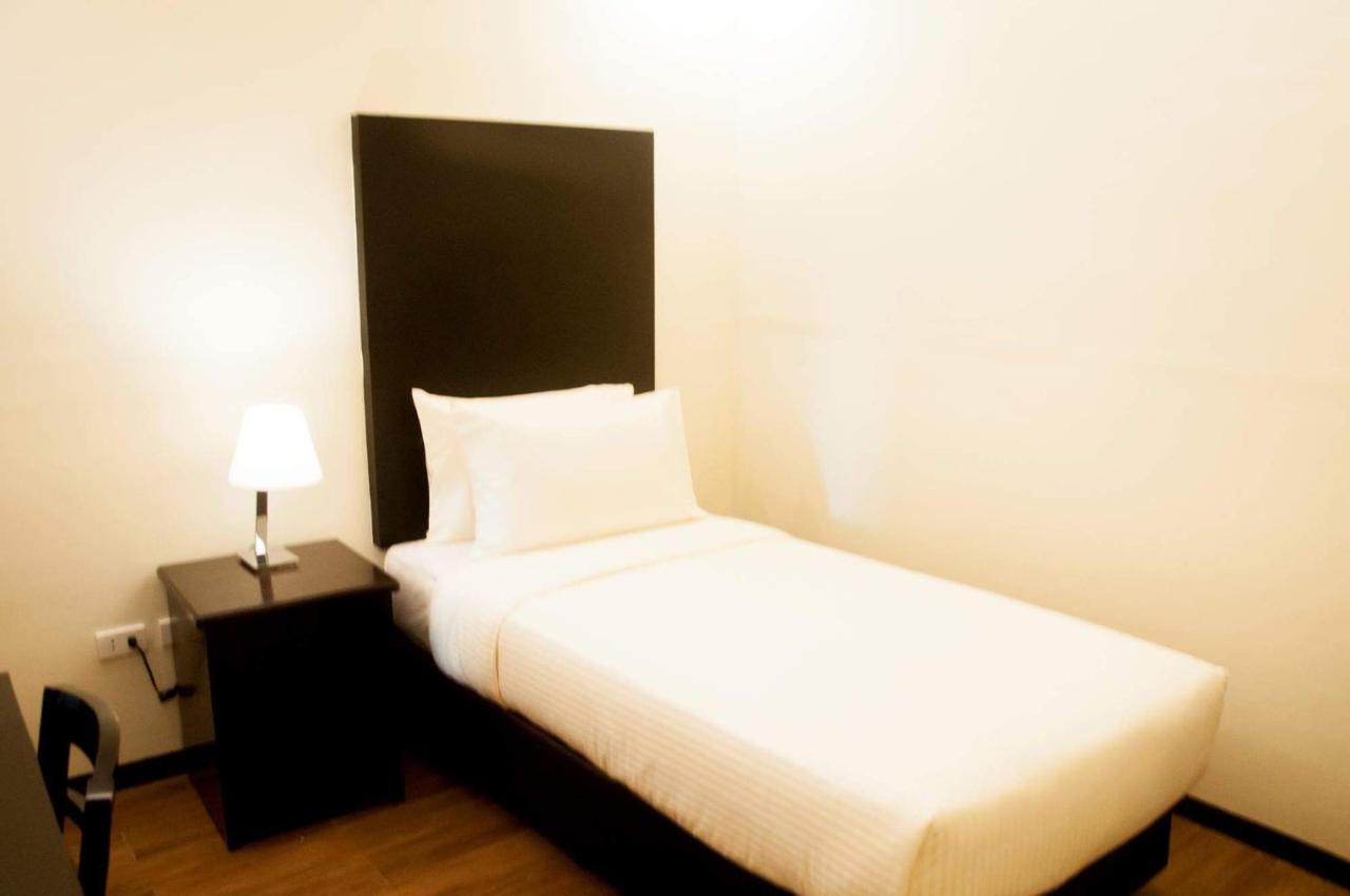 Pina Suites Ormoc Zewnętrze zdjęcie