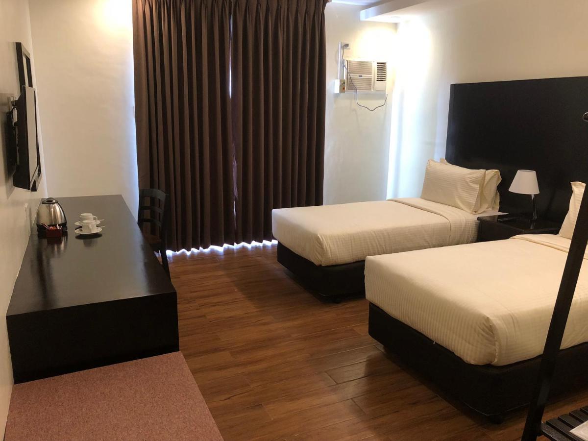 Pina Suites Ormoc Zewnętrze zdjęcie