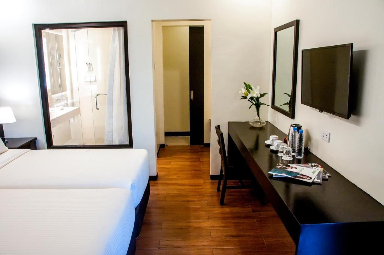 Pina Suites Ormoc Zewnętrze zdjęcie